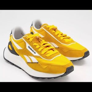 NWT, Reebok Classic Legacy AZ Sneakers in Mustard, Size US 9